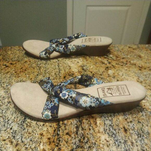 Women's US 11 Shoes Island Slipper Suade Thong Wedge Sandals Floral Fabric Slide - Picture 4 of 10